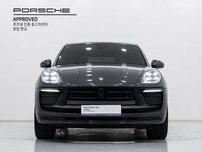 PORSCHE MACAN - 2