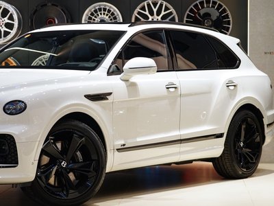 BENTLEY BENTAYGA - 8