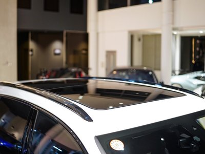 BENTLEY BENTAYGA - 6