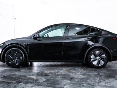 TESLA MODEL Y - 8