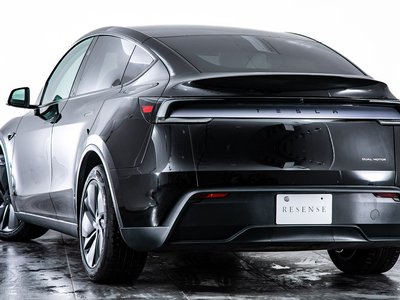 TESLA MODEL Y - 10