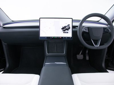 TESLA MODEL Y - 2