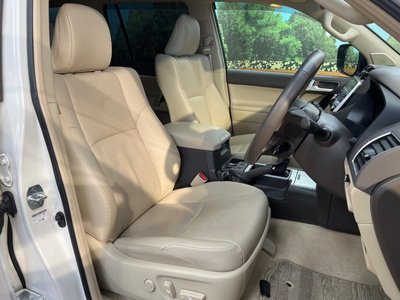 TOYOTA LAND CRUISER PRADO - 8