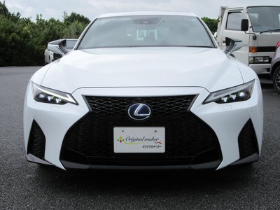 LEXUS IS - 9