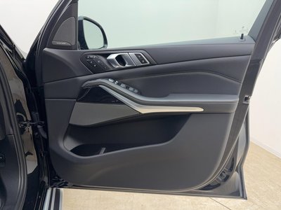 2023 BMW X7 thumbnail 32