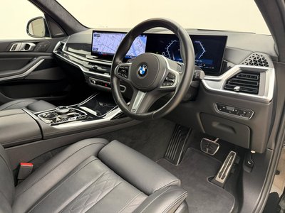 2023 BMW X7 thumbnail 33