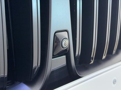 2023 BMW X7 thumbnail 23