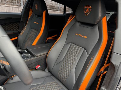 LAMBORGHINI URUS - 10