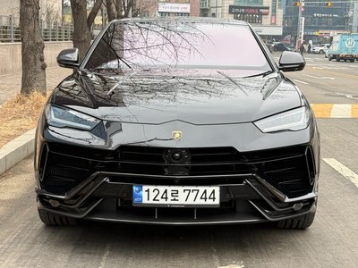 LAMBORGHINI URUS - 2