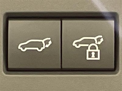 TOYOTA CROWN SPORT - 8