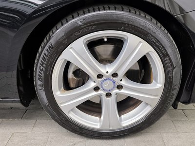 MERCEDES-BENZ E-CLASS - 6