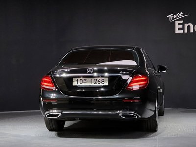 MERCEDES-BENZ E-CLASS - 3