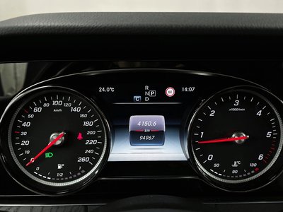 MERCEDES-BENZ E-CLASS - 8