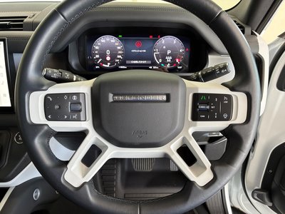 صورة 7 لـ 2024 LAND Rover DEFENDER