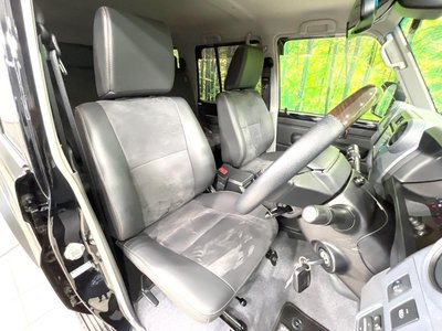 TOYOTA LAND CRUISER 70 - 7