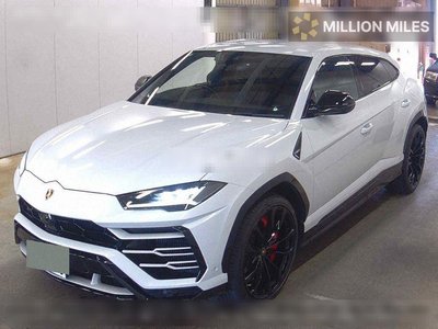 LAMBORGHINI URUS - 4