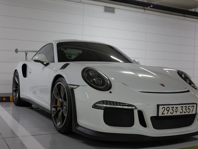 2016 Porsche 911 thumbnail 11