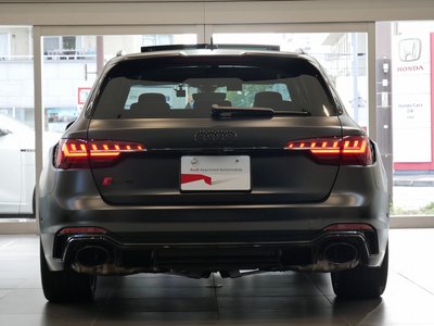 AUDI RS4 AVANT - 10
