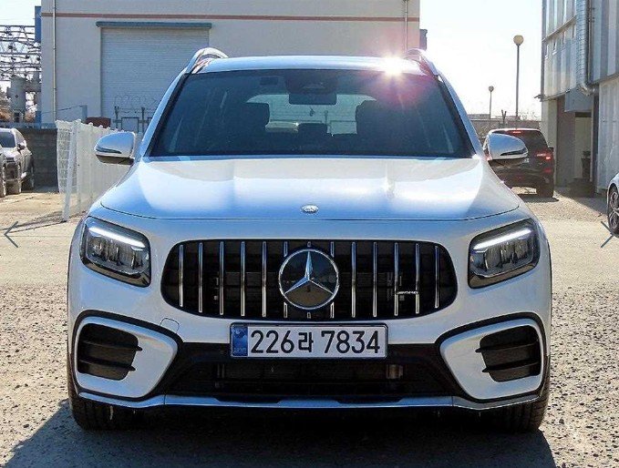 MERCEDES-BENZ GLB - View 1