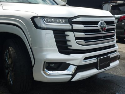 TOYOTA LAND CRUISER 300 - 7