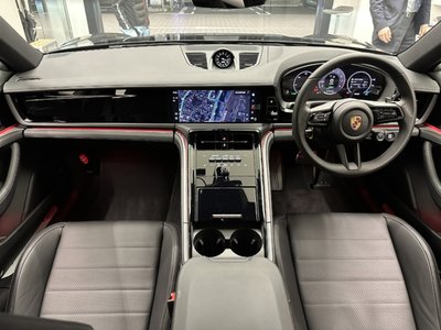 PORSCHE PANAMERA - 9