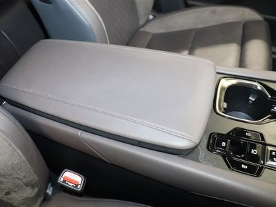 صورة مصغرة 35 لـ 2023 Lexus RX
