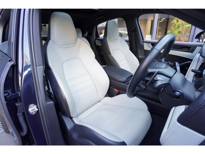 صورة 2 لـ 2023 Porsche CAYENNE