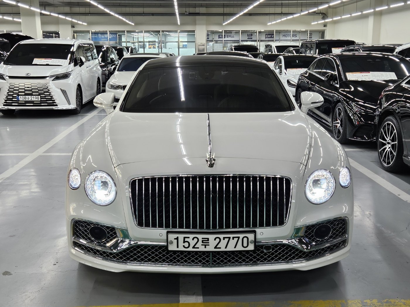 BENTLEY FLYING SPUR - View 1