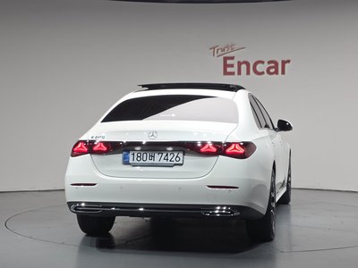 MERCEDES-BENZ E-CLASS - 3