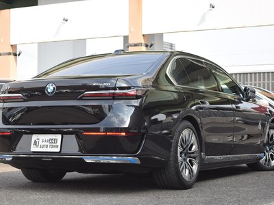 BMW I7 - 4