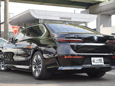 BMW I7 - 6