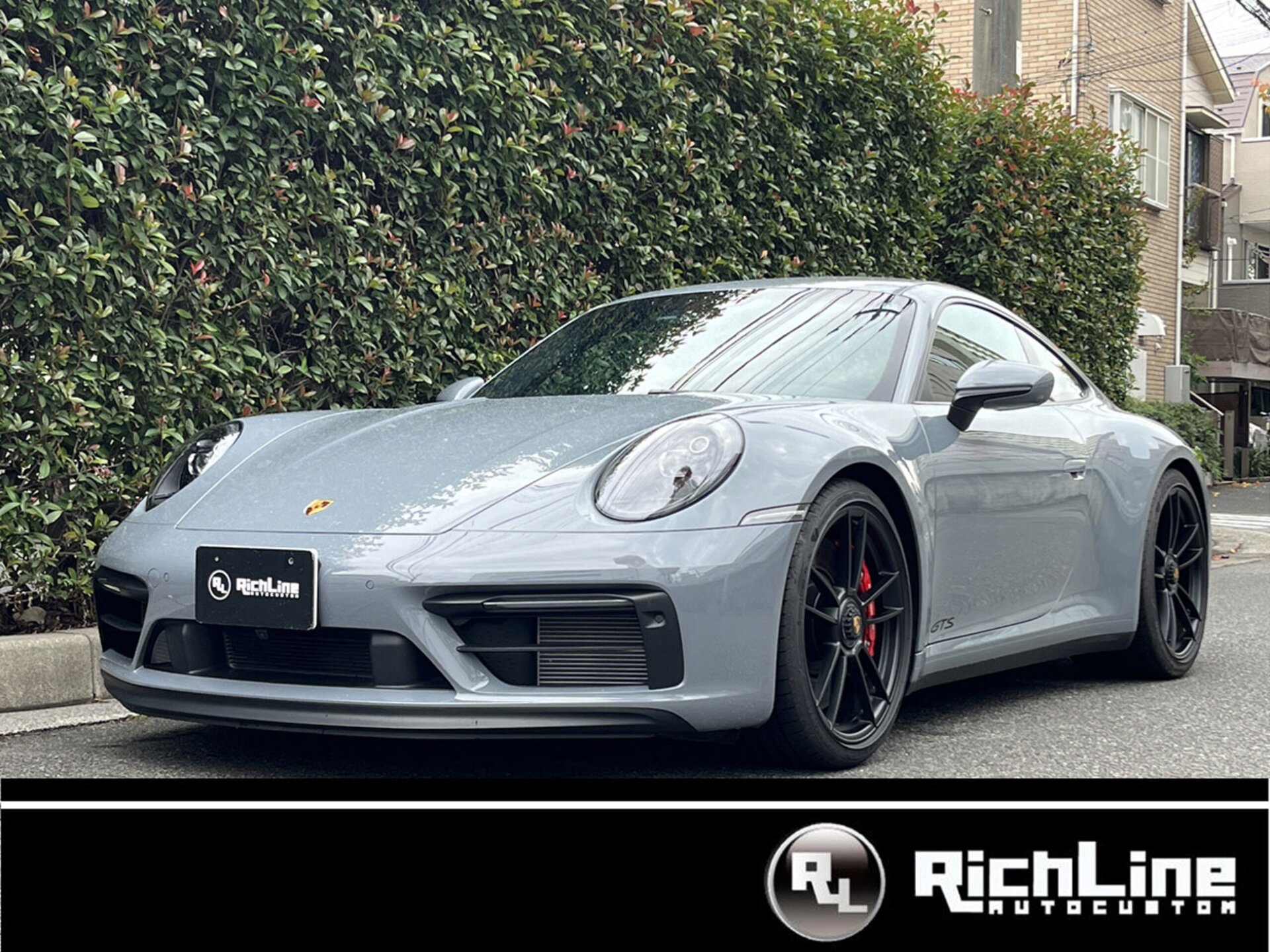 PORSCHE 911 - View 1