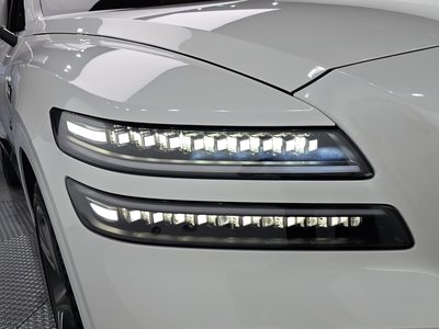 صورة 9 لـ 2023 Genesis GV80