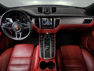 PORSCHE MACAN - 5