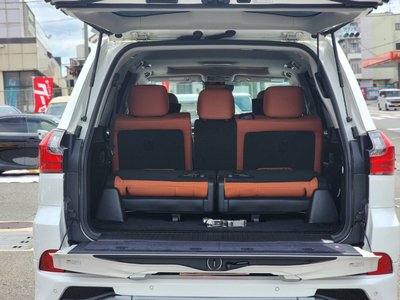 LEXUS LX - 8