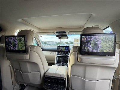 صورة 6 لـ 2022 Toyota LAND CRUISER 300