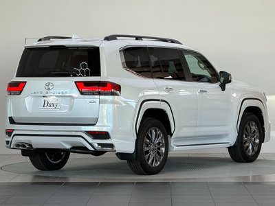 TOYOTA LAND CRUISER 300 - 9