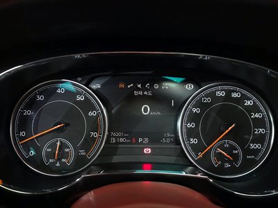 BENTLEY BENTAYGA - 8