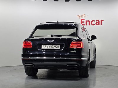 BENTLEY BENTAYGA - 4