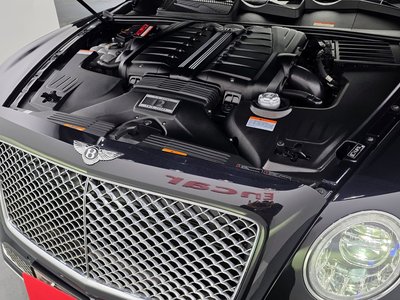 BENTLEY BENTAYGA - 7