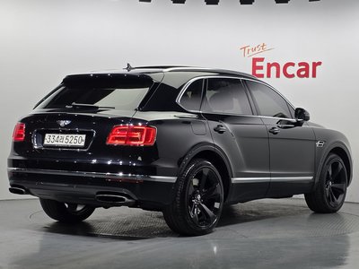 BENTLEY BENTAYGA - 3