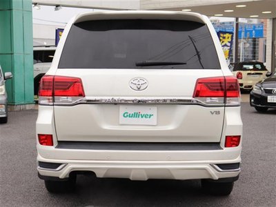 TOYOTA LAND CRUISER 200 - 5