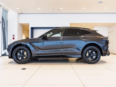 ASTON MARTIN DBX - 3