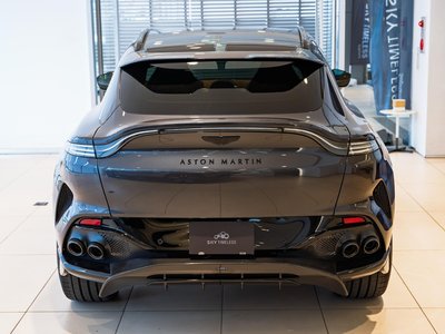 ASTON MARTIN DBX - 10