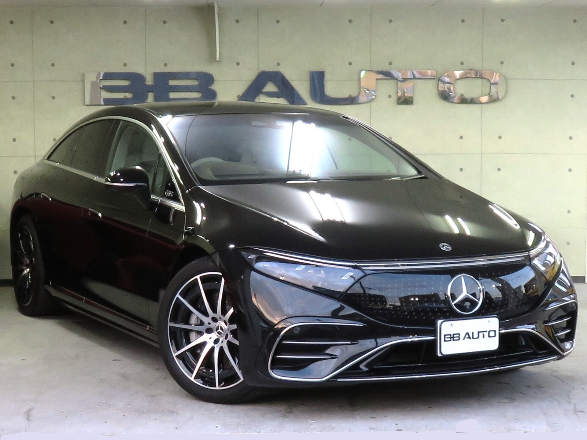 MERCEDES-BENZ EQS - View 1