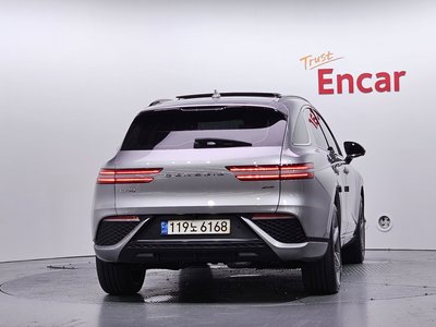 صورة 4 لـ 2021 Genesis GV70