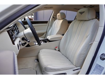 2015 Bentley FLYING SPUR 照片 2