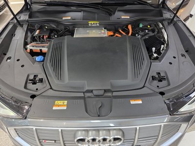 AUDI E-TRON - 7