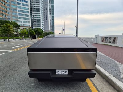 2025 Tesla CYBERTRUCK 照片 7