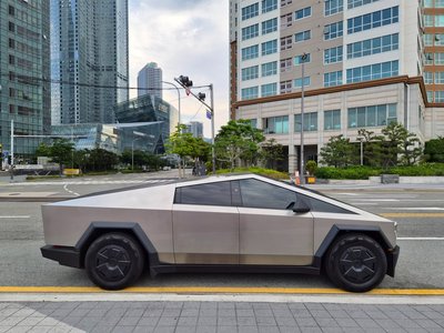 2025 Tesla CYBERTRUCK 照片 3